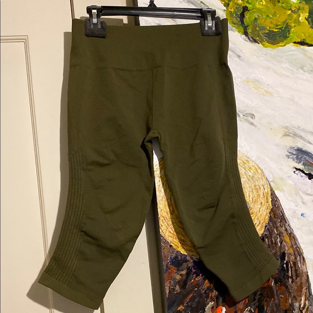 Lululemon Olive Green Capris Leggings
